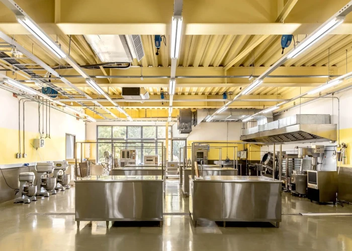 BUSINESS FOR SALE!!!!! FULLY EQUIPPED CENTRAL KITCHEN FOR SALE IN AL QUOZ - DUBAI!!!!!!!!!