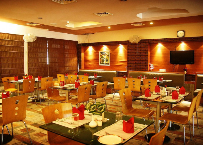 BUSINESS FOR SALE !!! Restaurant for sale at Prime Location in  KARAMA
