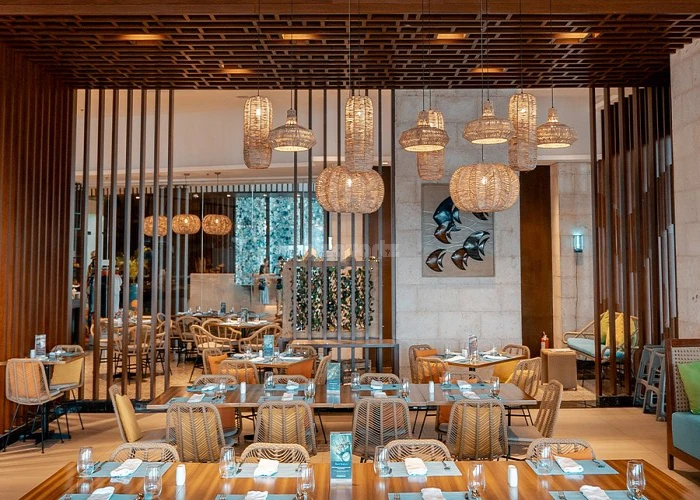 INDO - CHINESE & NORTH INDIAN RESTAURANT FOR SALE IN AL QUSAIS - DUBAI!!! BUSINESS FOR SALE!!!