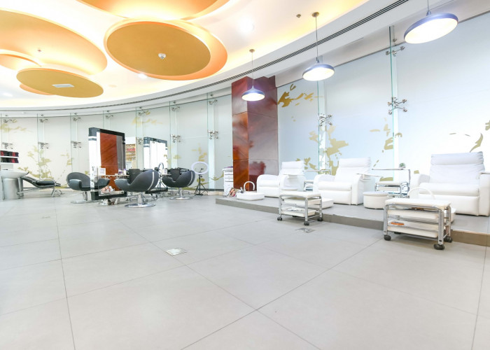 Profit Making Ladies Salon in Media City
