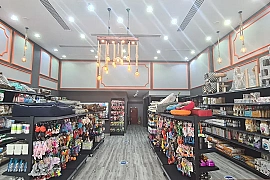 Pet Shop & Grooming in prime location for sale