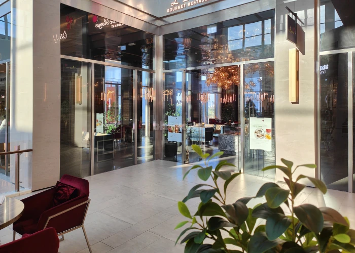 Unique prime location running restaurant in the mall. with indoor and outdoor terraces.